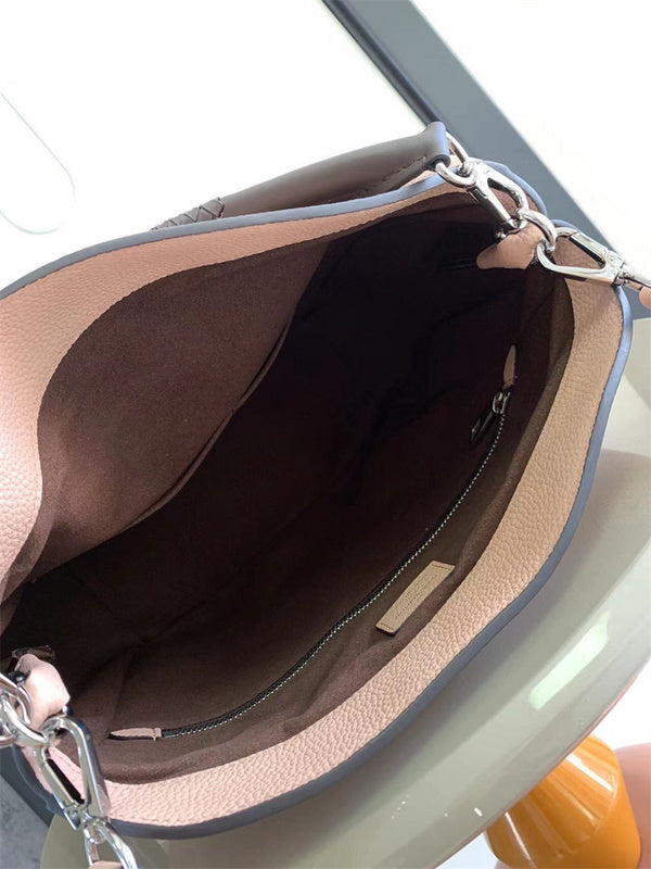  top-handle bag interior and compartment view