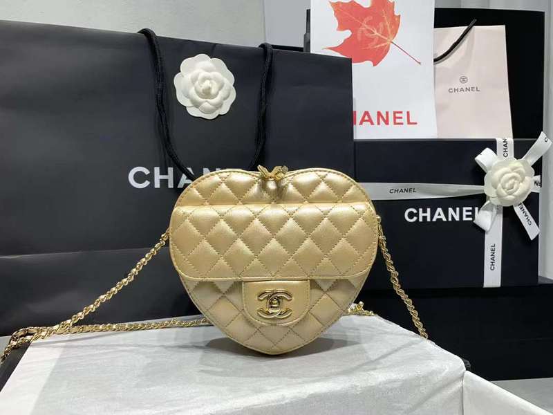 Zivas Charm Chic Craftsmanship Luxury Handbag (Modern Wardrobe Staple) – Front View
