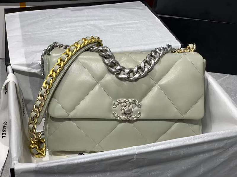 Zivas Charm Elevated Essentials Luxury Handbag (Versatile Style Statement) – Detail View