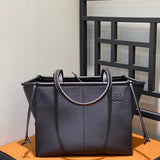 Ziva's Charm handbag – close-up view (35cm*27cm*19cm)