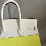  shopper bag interior and compartment view 9