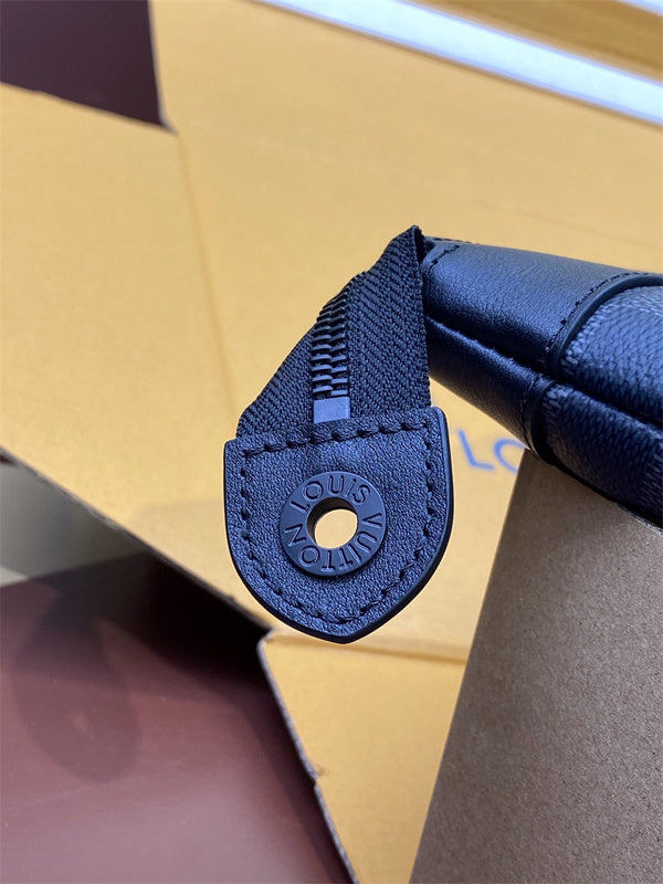  tote bag interior and compartment view 9