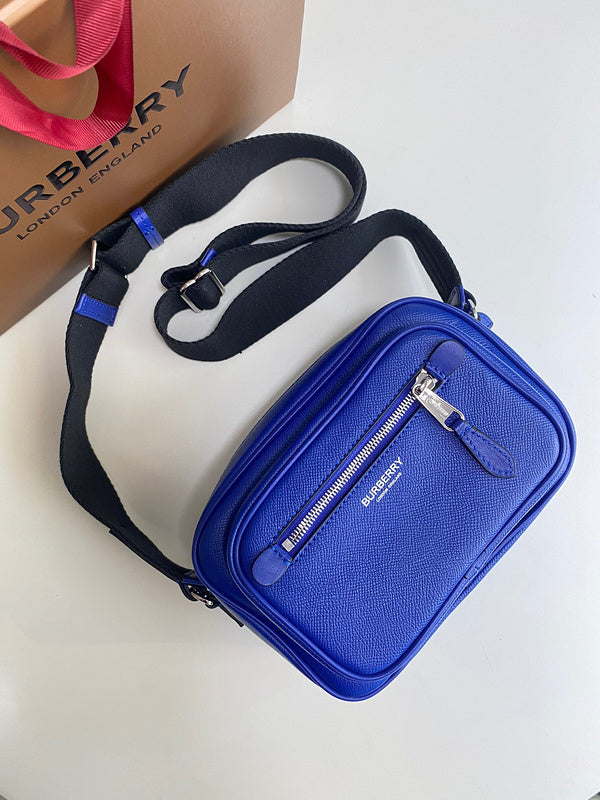 Ziva's Charm handbag – front view (one versatile size)