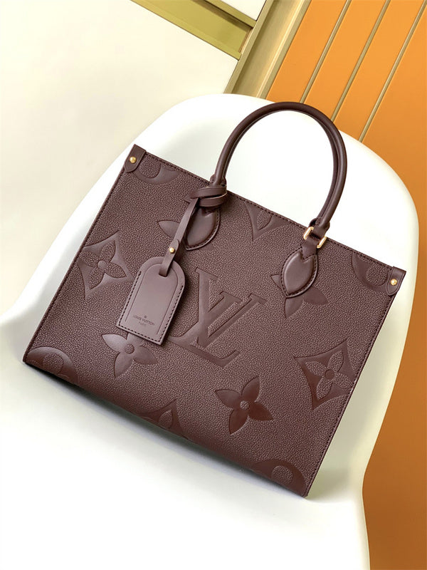  classic crossbody bag styled with outfit 24
