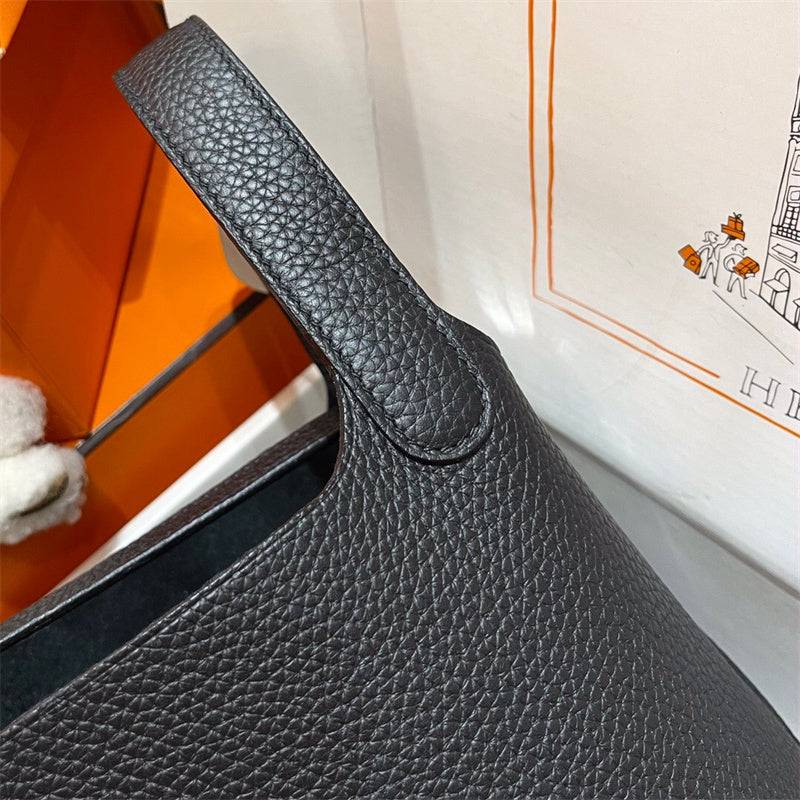  everyday bag interior and compartment view 15