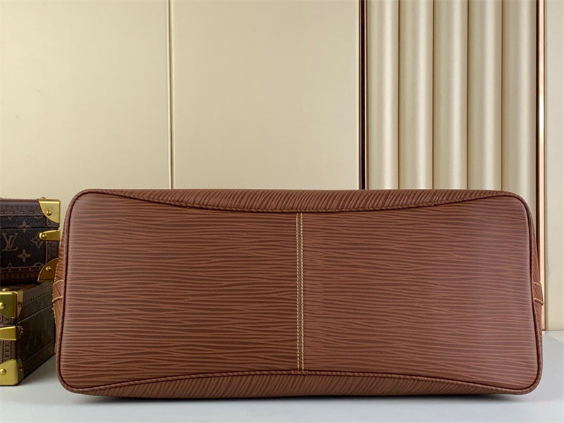  understated carryall bag detail view showing craftsmanship 8