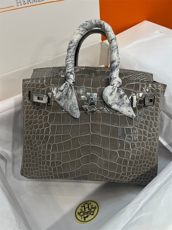 Considered handbag styled for everyday wear