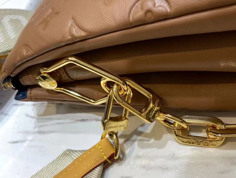 Styled lifestyle shot of polished modern women's handbag – women's everyday handbag