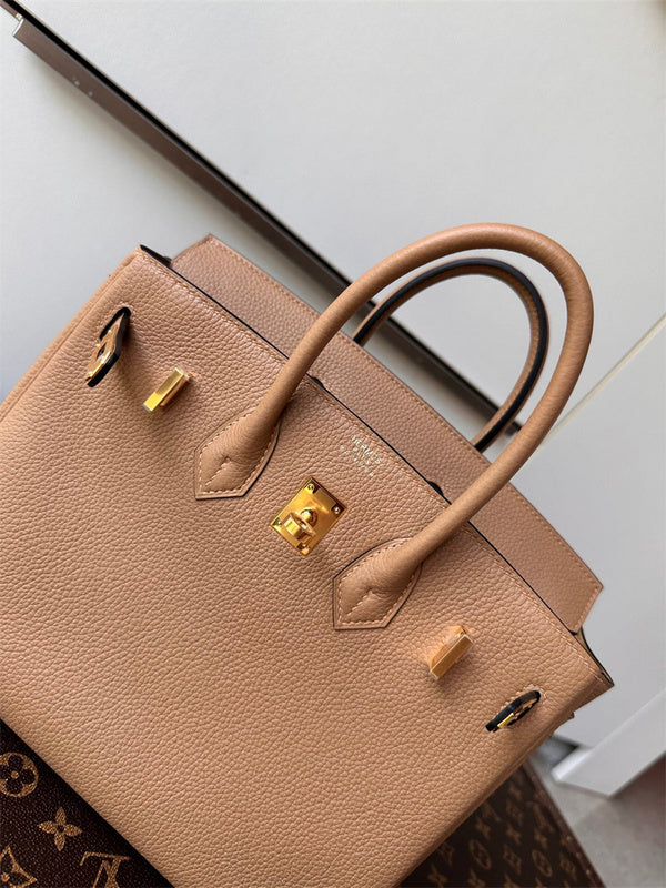  Statement shoulder bag carried on shoulder 34