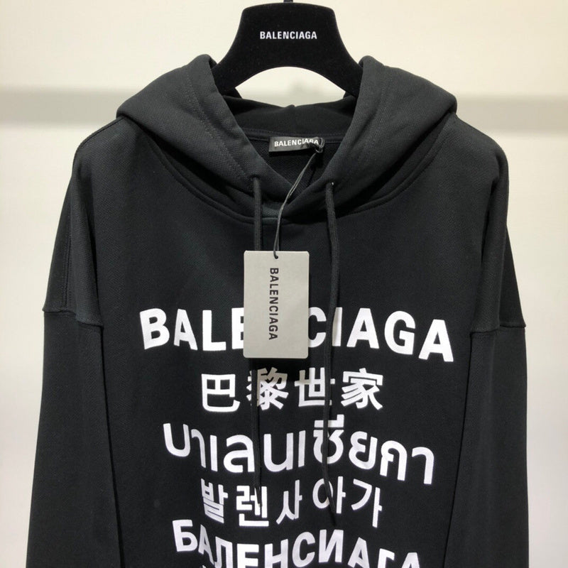 Three-quarter angle view of Balenciaga luxury piece style No.460