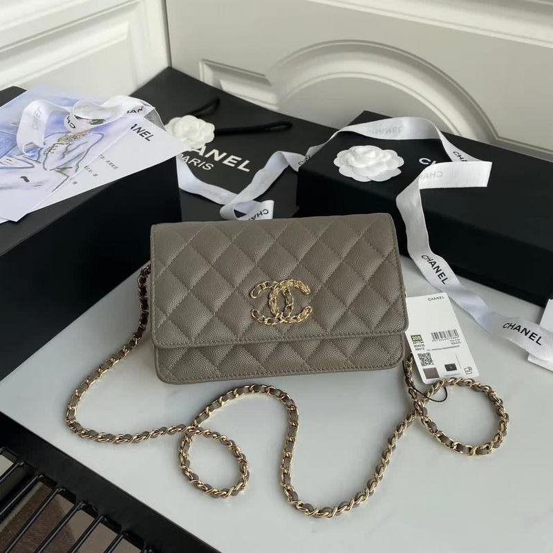 Zivas Charm Signature Style Fashion Handbag (Statement-Ready Design) – Lifestyle Shot
