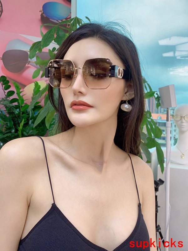 Angled view of Louis Vuitton unisex sunglasses