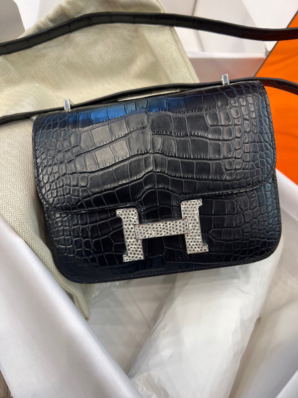 Interior view of structured premium bag