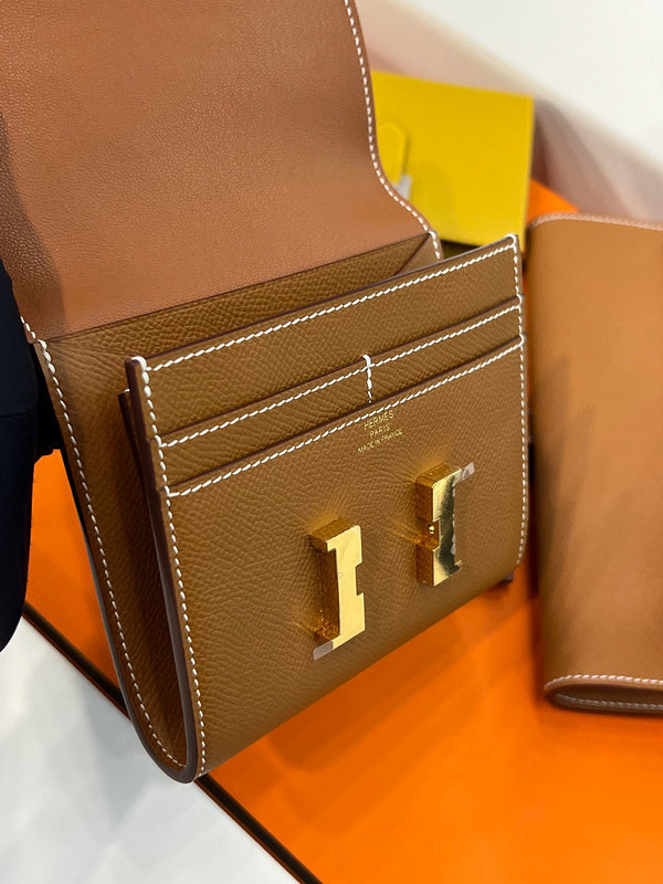 Modern handbag styled for everyday wear