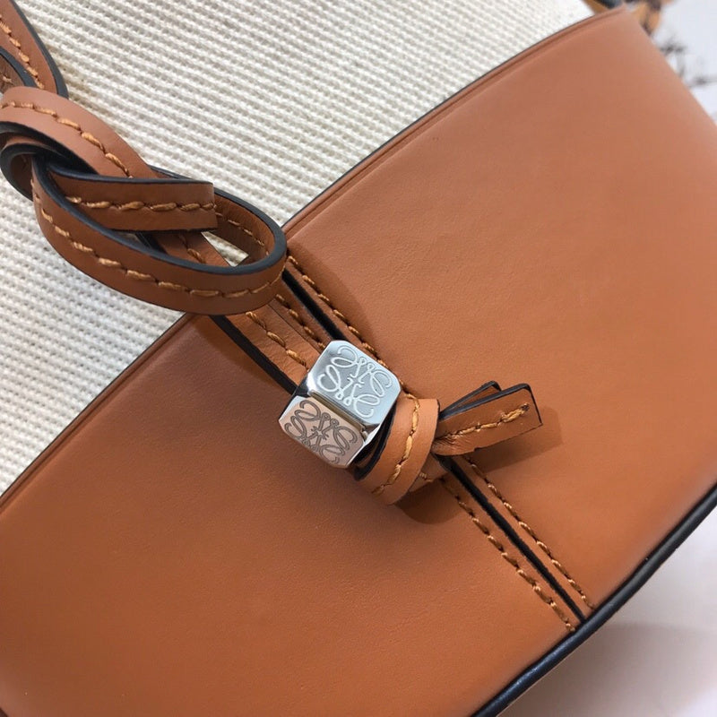 Ziva's Charm handbag – styled view (21.5cm*31cm*16cm)