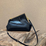 Ziva's Charm handbag – detail view (26cm*9.5cm*18cm)