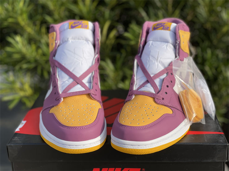 Nike Men's & Women's Iconic Street Trainers — Style 215 detail view