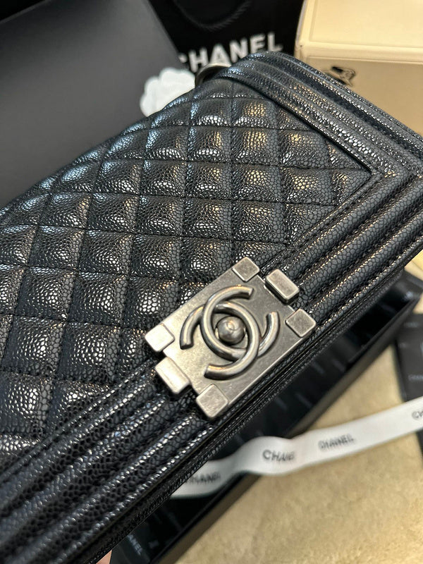 Zivas Charm Contemporary Flair Designer Handbag (Premium Everyday Carry) – Detail View