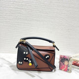 Ziva's Charm handbag – detail view (18cm*11cm*7.5cm)