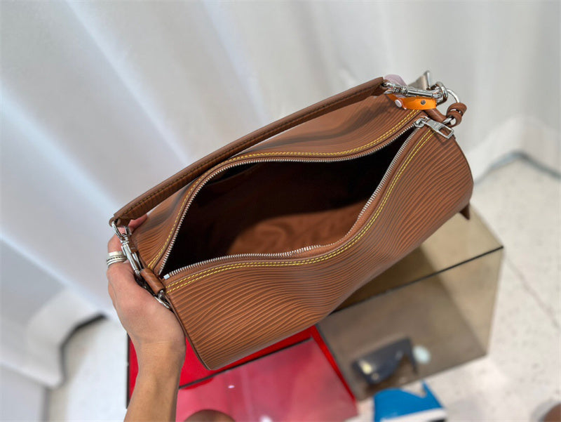  graceful tote bag detail view showing craftsmanship 20