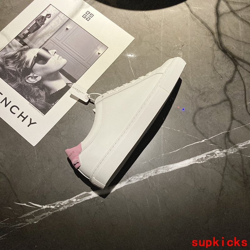 Givenchy shoes Style 066 - packaging and accessories