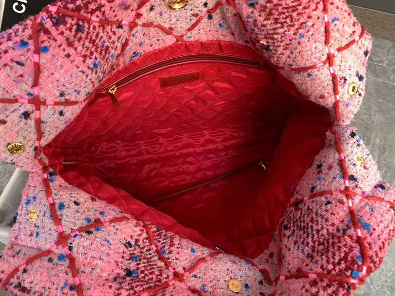 Zivas Charm Everyday Sophistication Everyday Handbag (Effortless Style Upgrade) – Lifestyle Shot