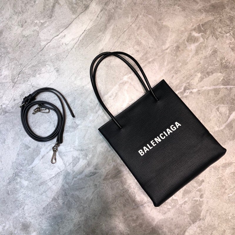 Statement Vegan Leather Handbag - Chic Everyday Appeal | Women's Designer-Inspired Purse #909 - side angle view (image 2) of designer-inspired handbag