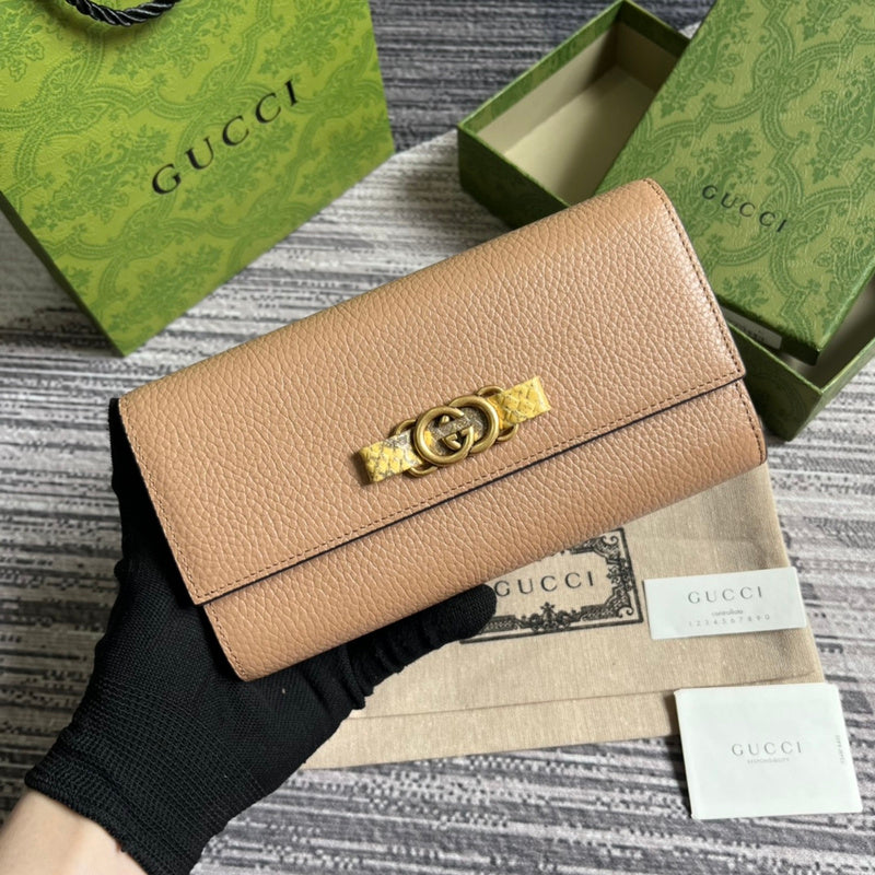 Front view of polished signature women's handbag – women's designer-style accessory