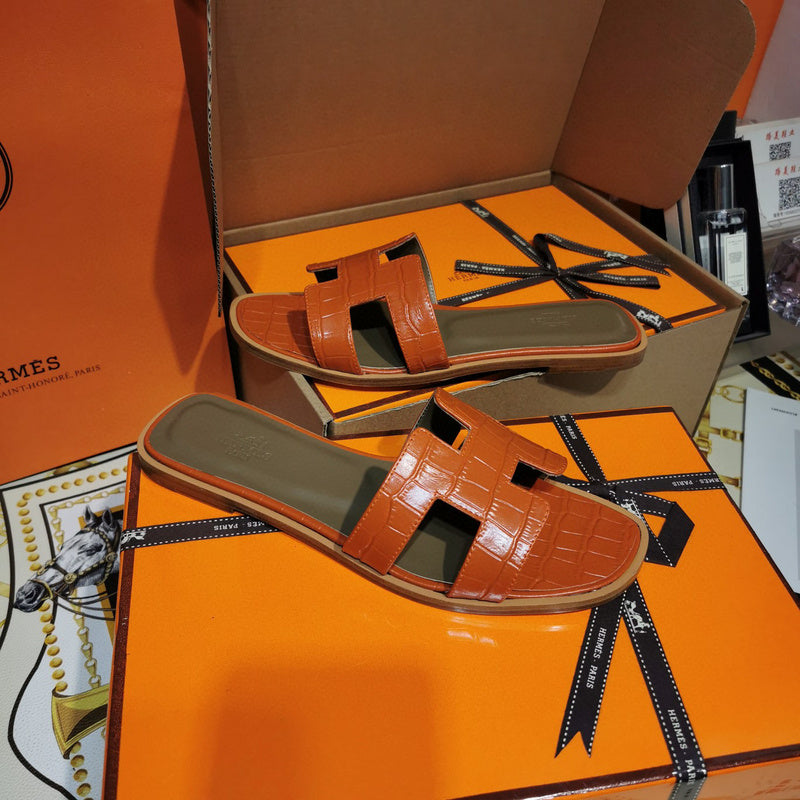 Hermes sandals Style 117 - top view showing design