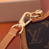  Structured tote bag front view 7