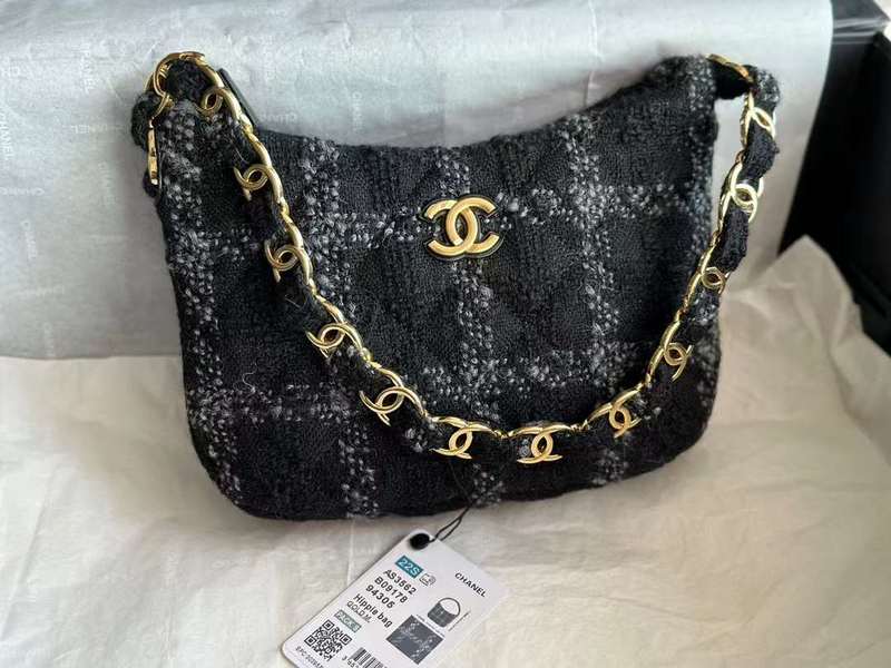 Zivas Charm Signature Style Everyday Handbag (Elevated Daily Companion) – Front View