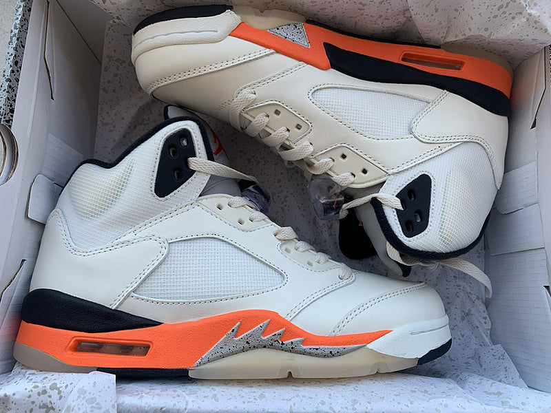 Nike Men's & Women's Iconic Street Trainers — Style 179 side view