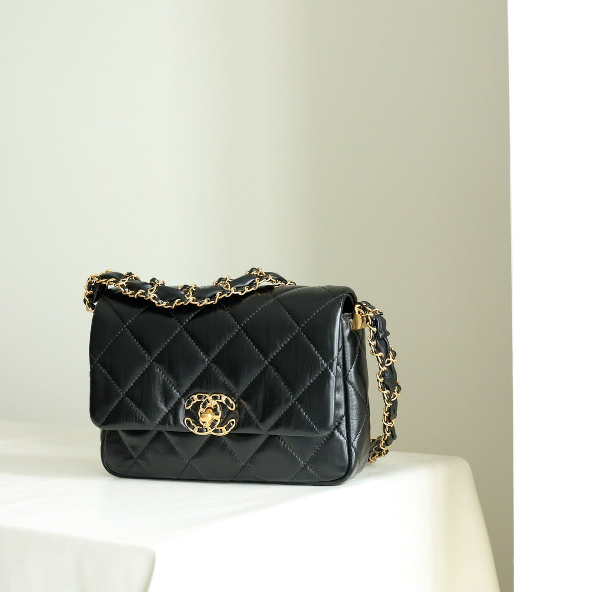 Front view of Chanel 23K Bag premium bag