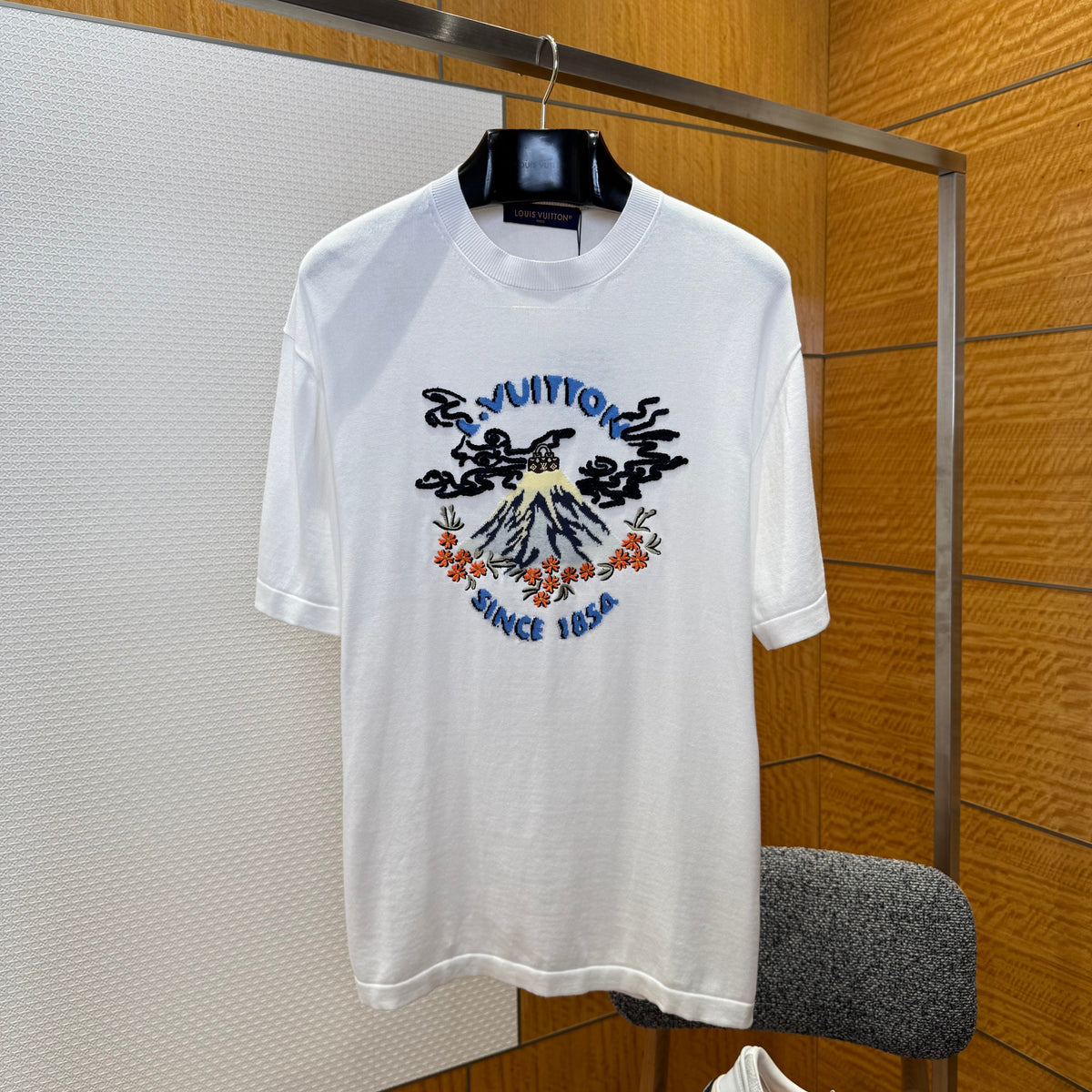 Louis Vuitton T-Shirts? Louis Vuitton Lou T-shirt Premium Designer Cotton T-Shirt