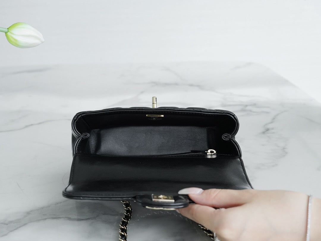 Chanel 23A Bag detail shot – authentic designer craftsmanship