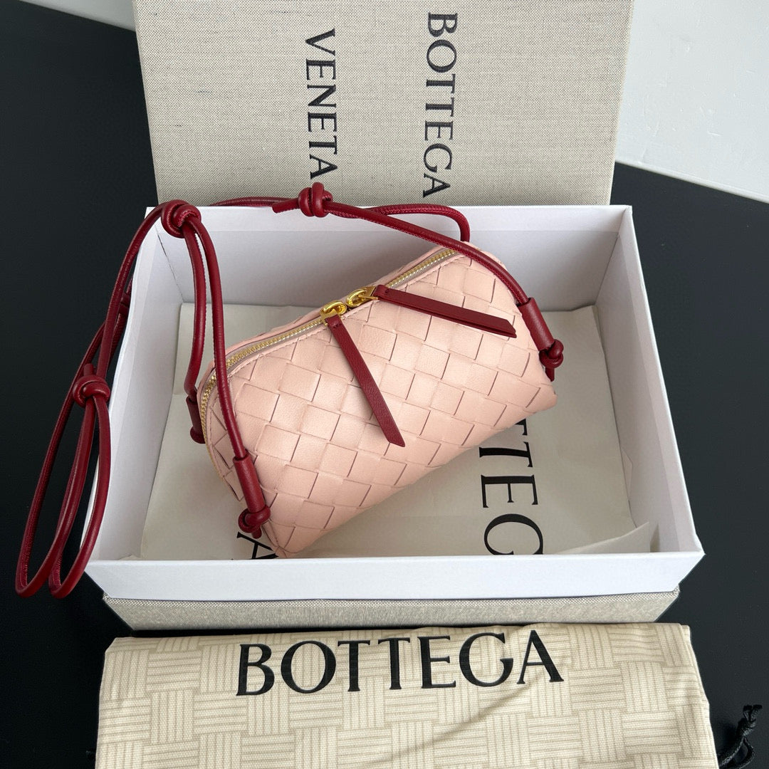 Bottega Veneta Concert Pouch – luxury designer bag at Bellvora