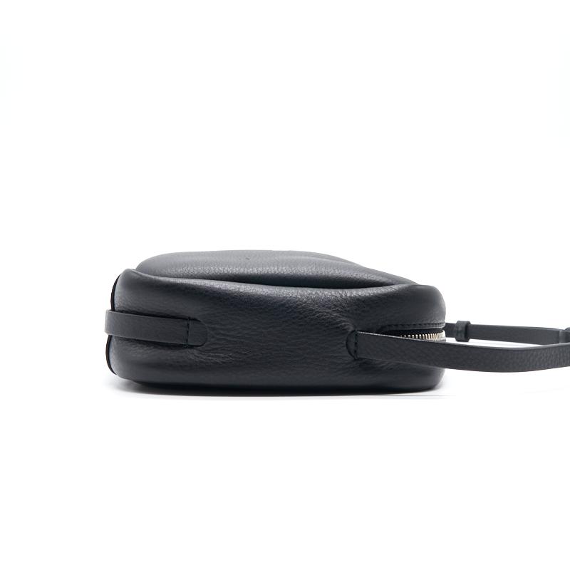 Luxar592 elegant leather Handbag interior detail