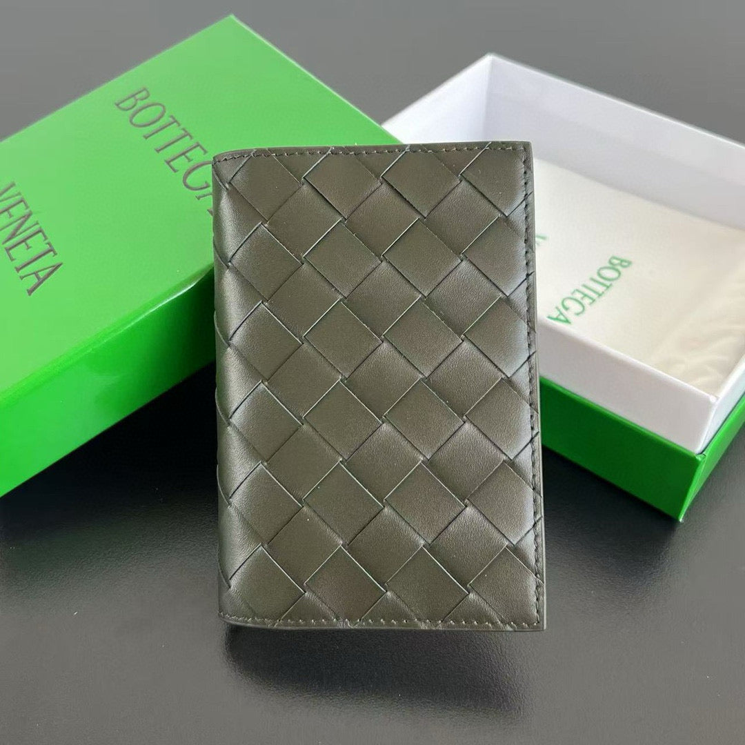 Bottega Veneta Wallet – luxury designer bag at Bellvora