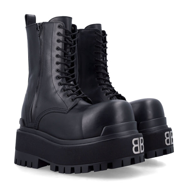 Balenciaga Shoes BALENCIAGA Giant Platform Boots with Worn-Out Effect Luxury Lifestyle Designer Footwear