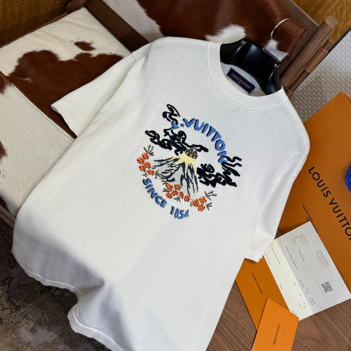 Louis Vuitton T-Shirts? Louis Vuitton Lou T-shirt Premium Designer Cotton T-Shirt