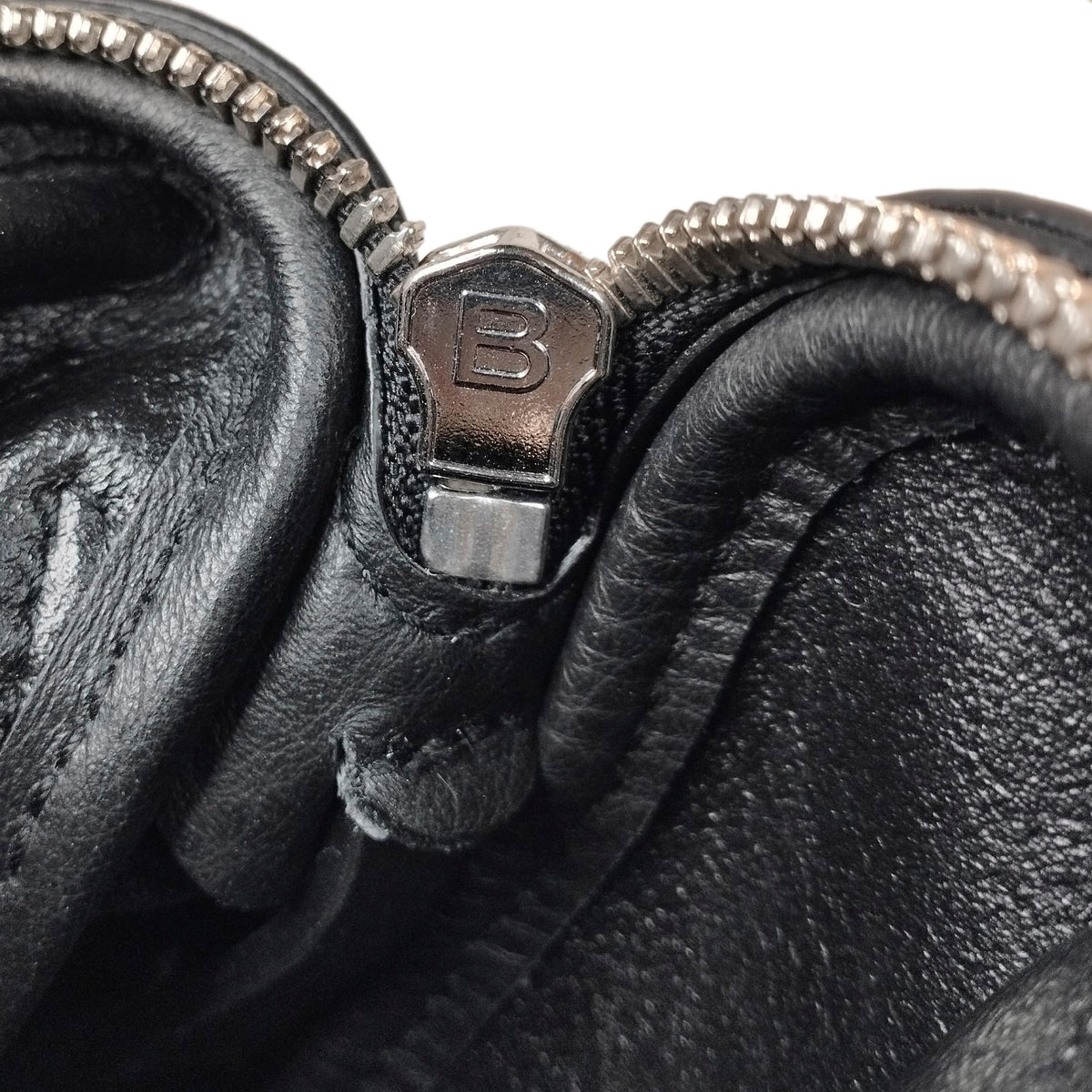 Balenciaga Everyday Camera Bag S | Authentic Pre-Owned front view