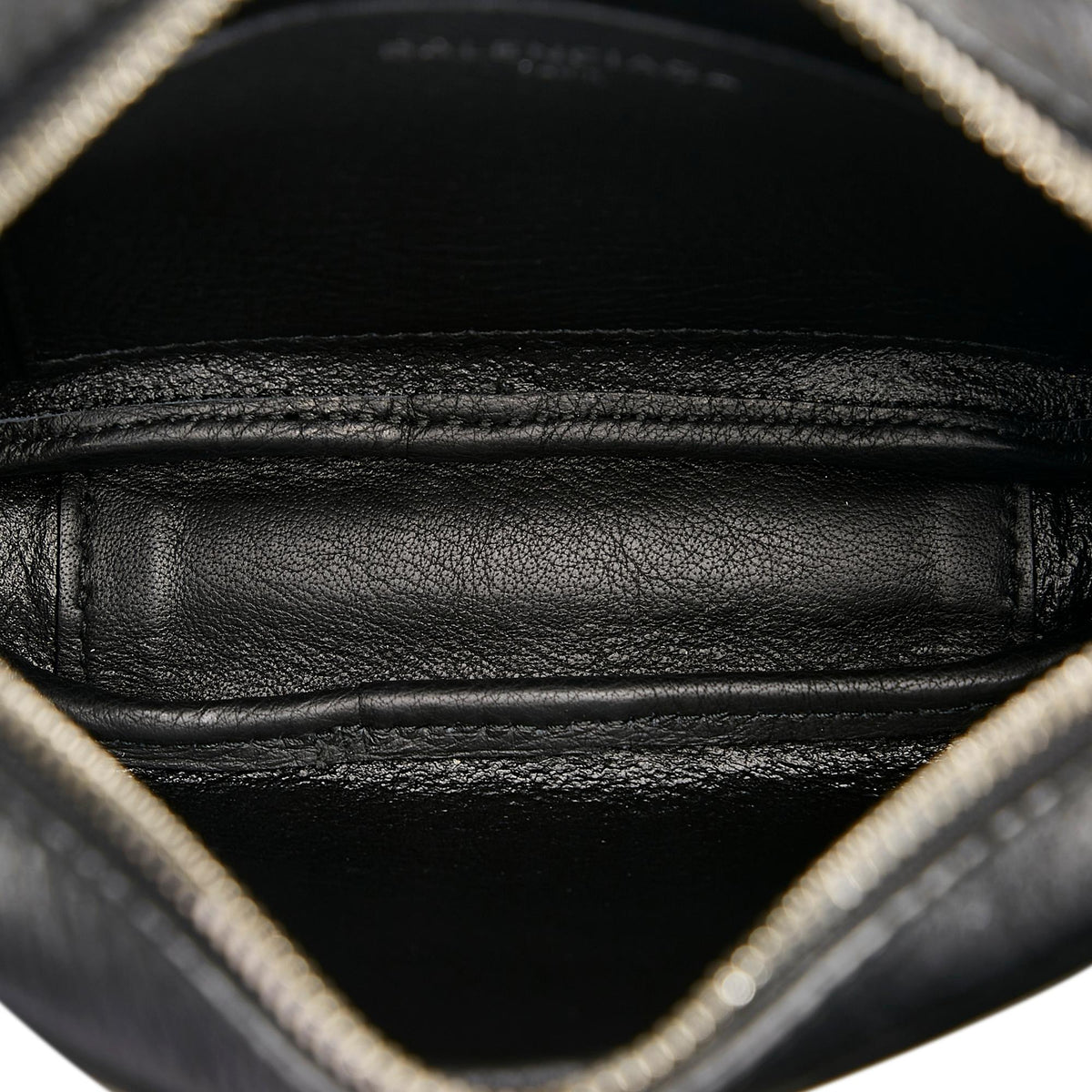 Balenciaga Everyday Crossbody Ihiuvl | Authentic Pre-Owned interior view