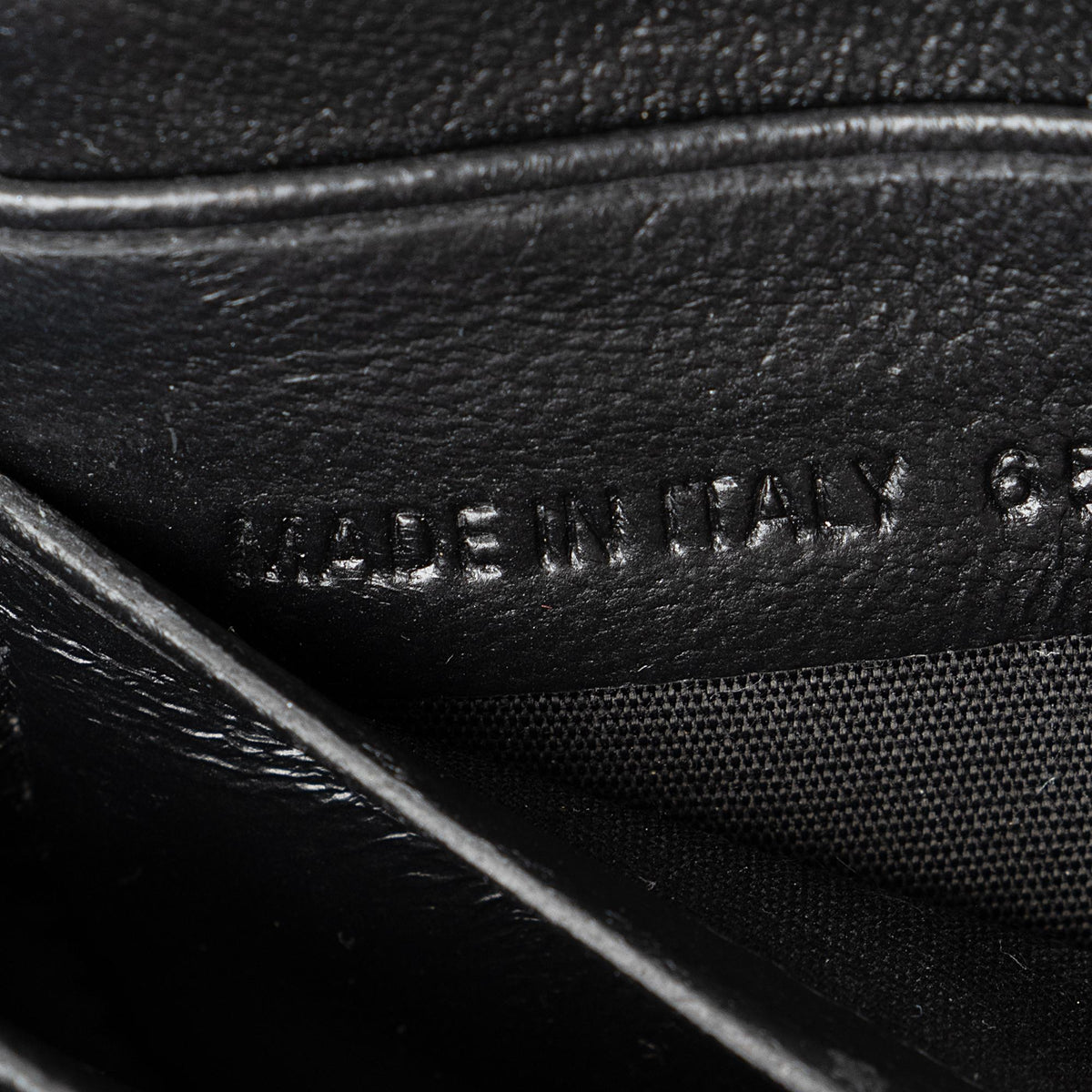 Balenciaga Shiny Calfskin Hourglass Wallet on Chain Bag RgTbFx close-up view