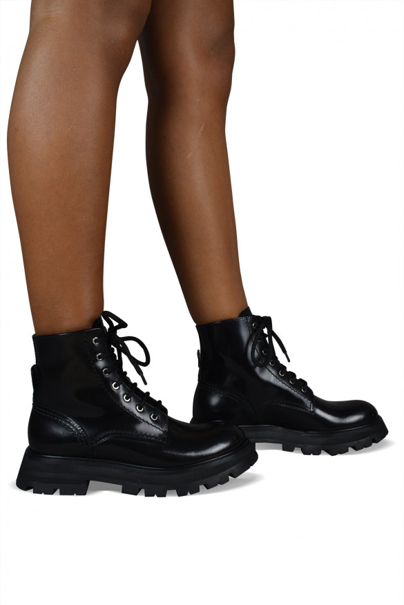 Alexander McQueen Shoes? Alexander Mcqueen Women Wander Boots Premium Designer Casual Shoes