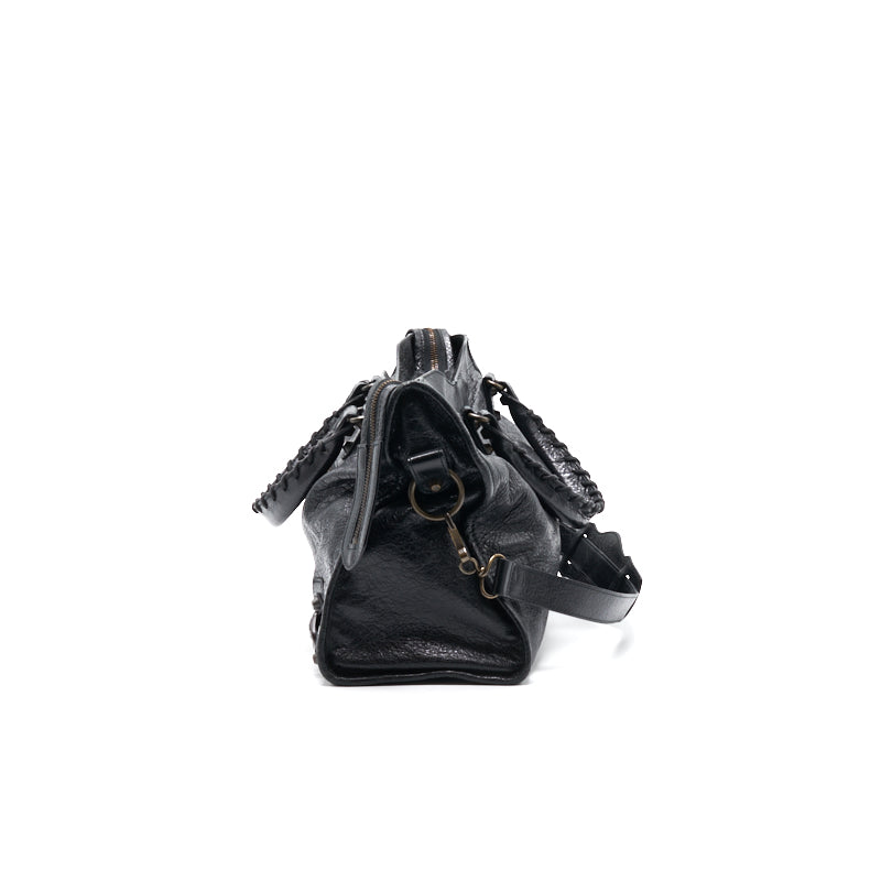 Luxar719 elegant leather Handbag close-up detail