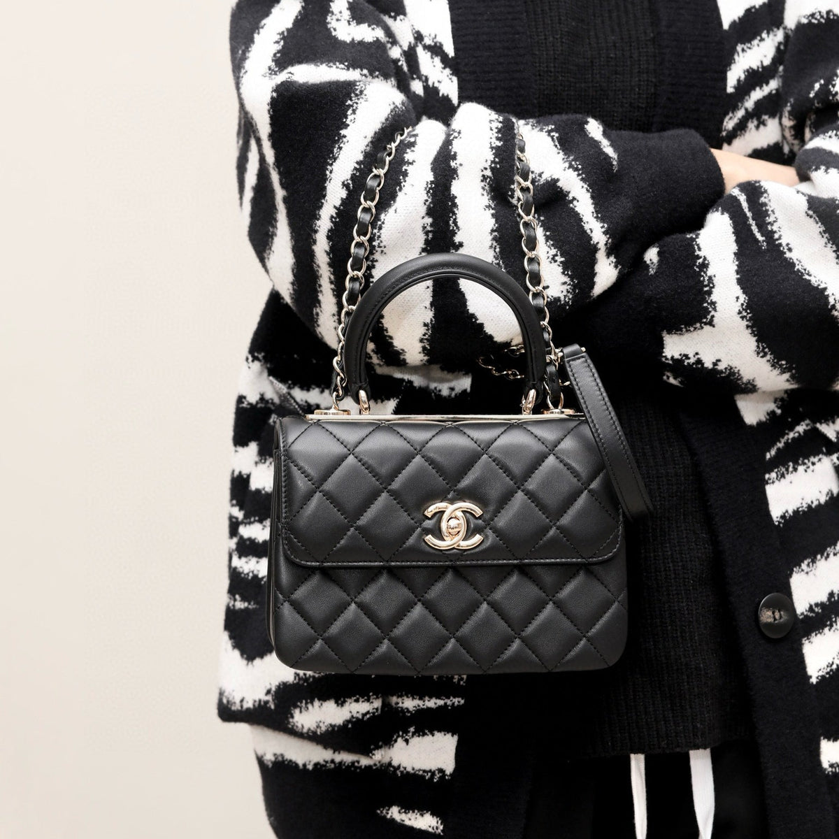 Chanel 24C Mini Trendy Bag detail shot – authentic designer craftsmanship