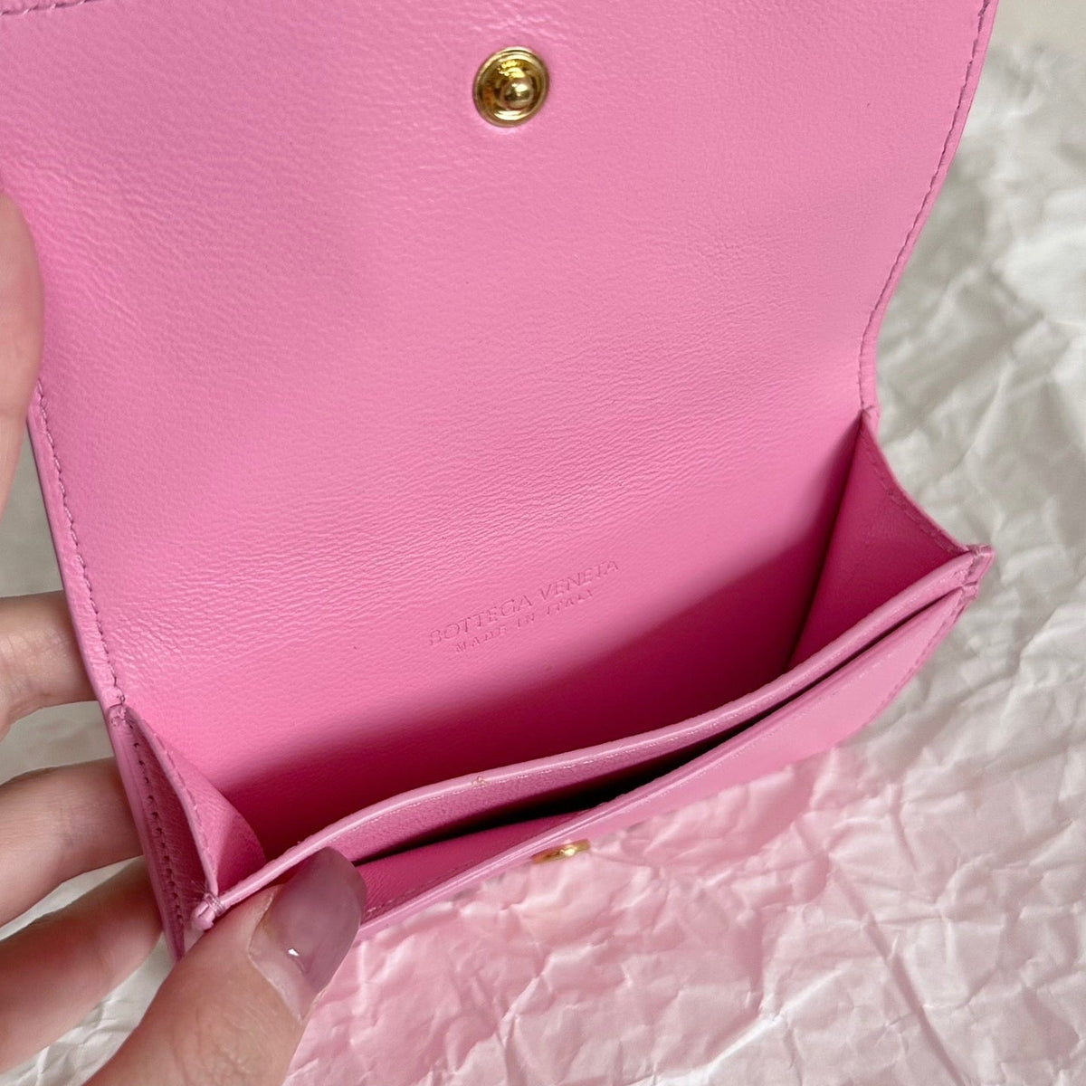 Bottega Veneta Wallet Nd – luxury designer bag at Bellvora