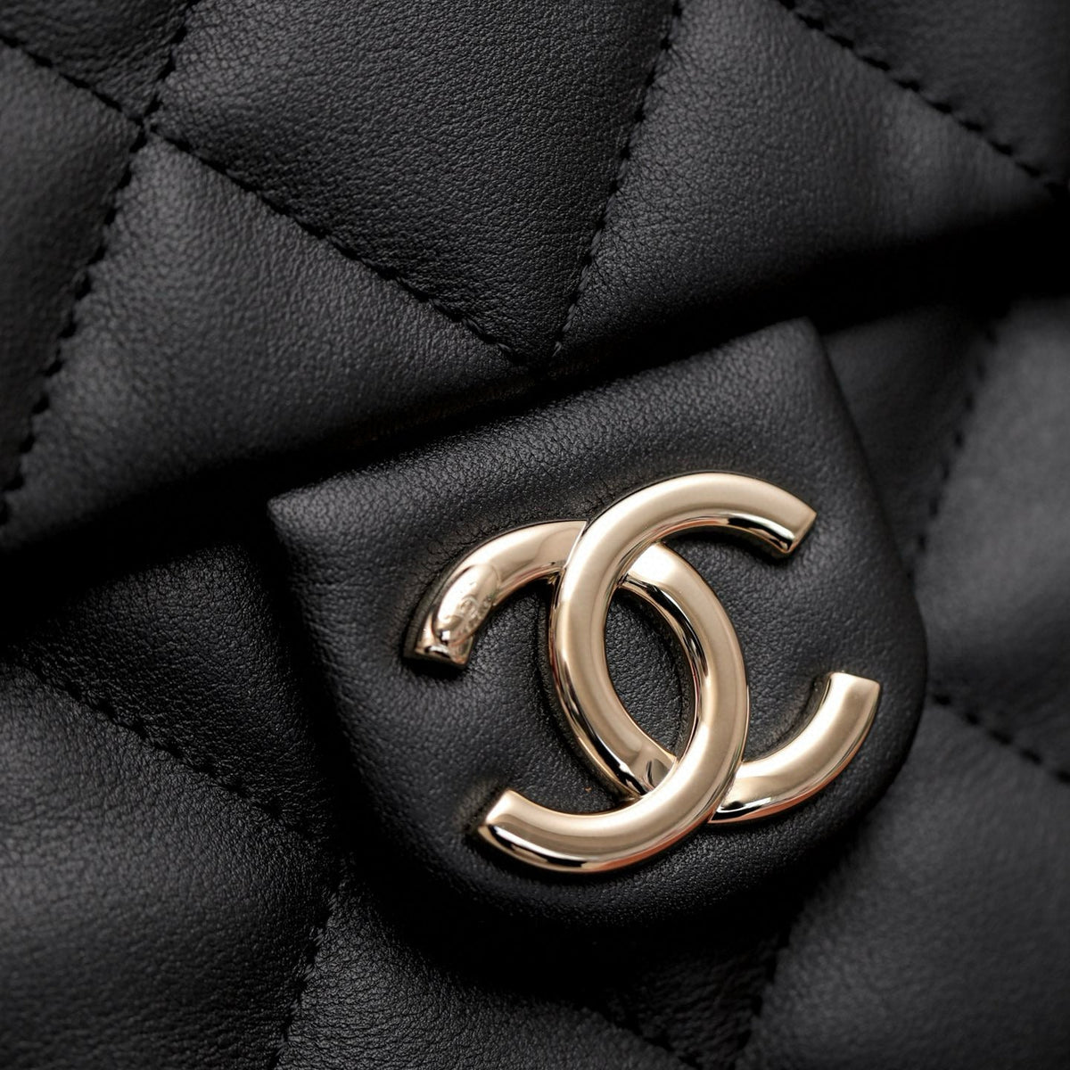 Chanel 23B Maxi Hobo Bag – luxury designer bag at Bellvora
