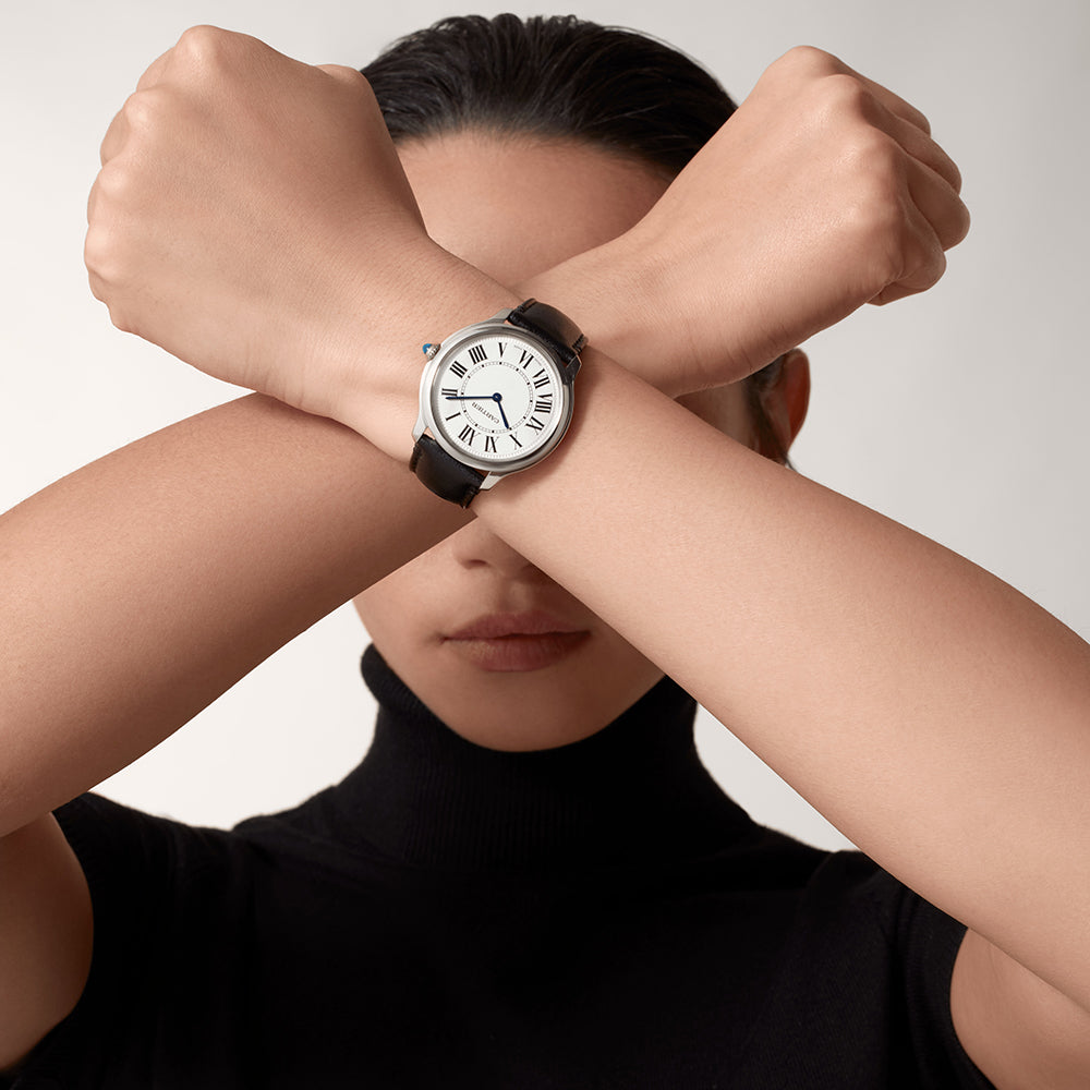 Close-up detail view of Ronde Must Steel unisex watch