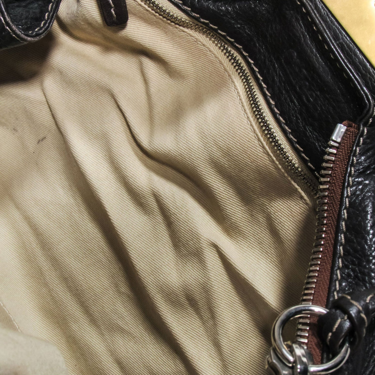 Belventoria elegant leather Shoulder Bag close-up detail